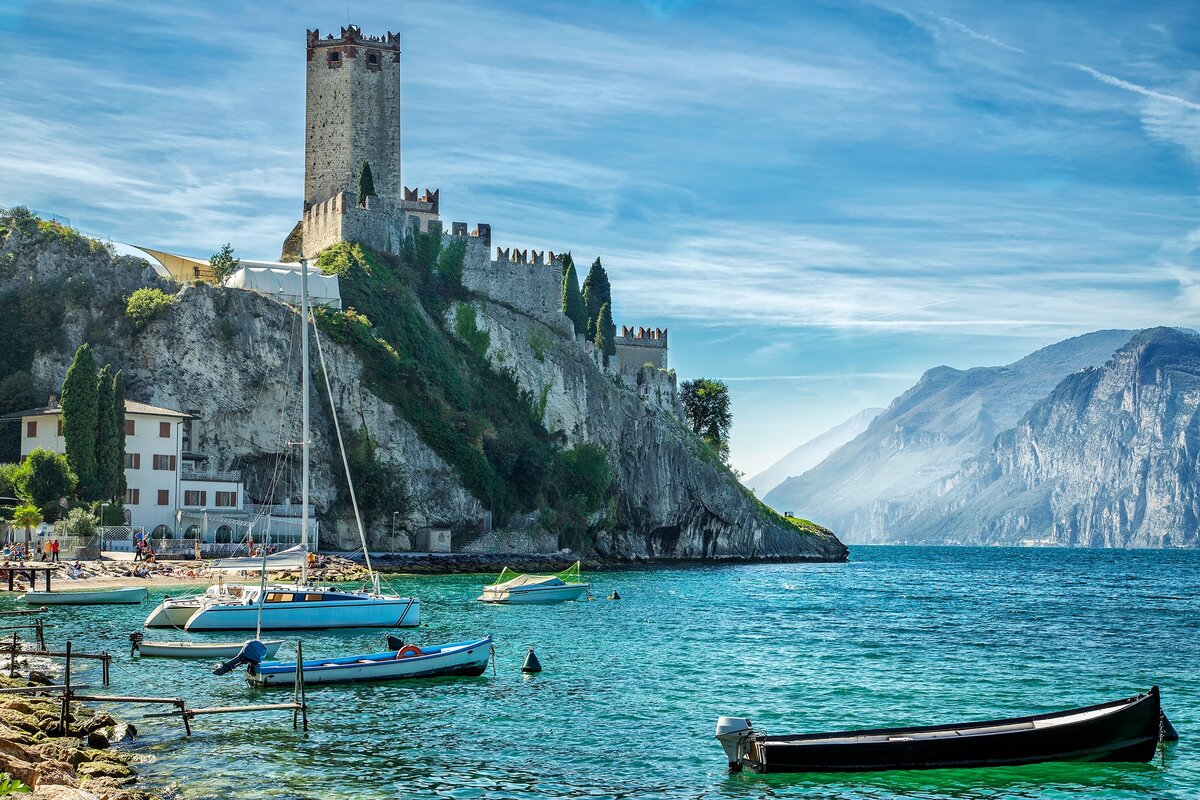 Dormire in Barca sul Lago di Garda